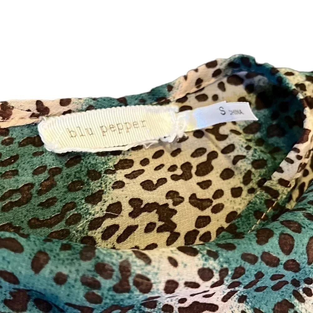 Blu Pepper Animal Print Long Sleeve Blouse | Women's S - Picture 3 of 6
